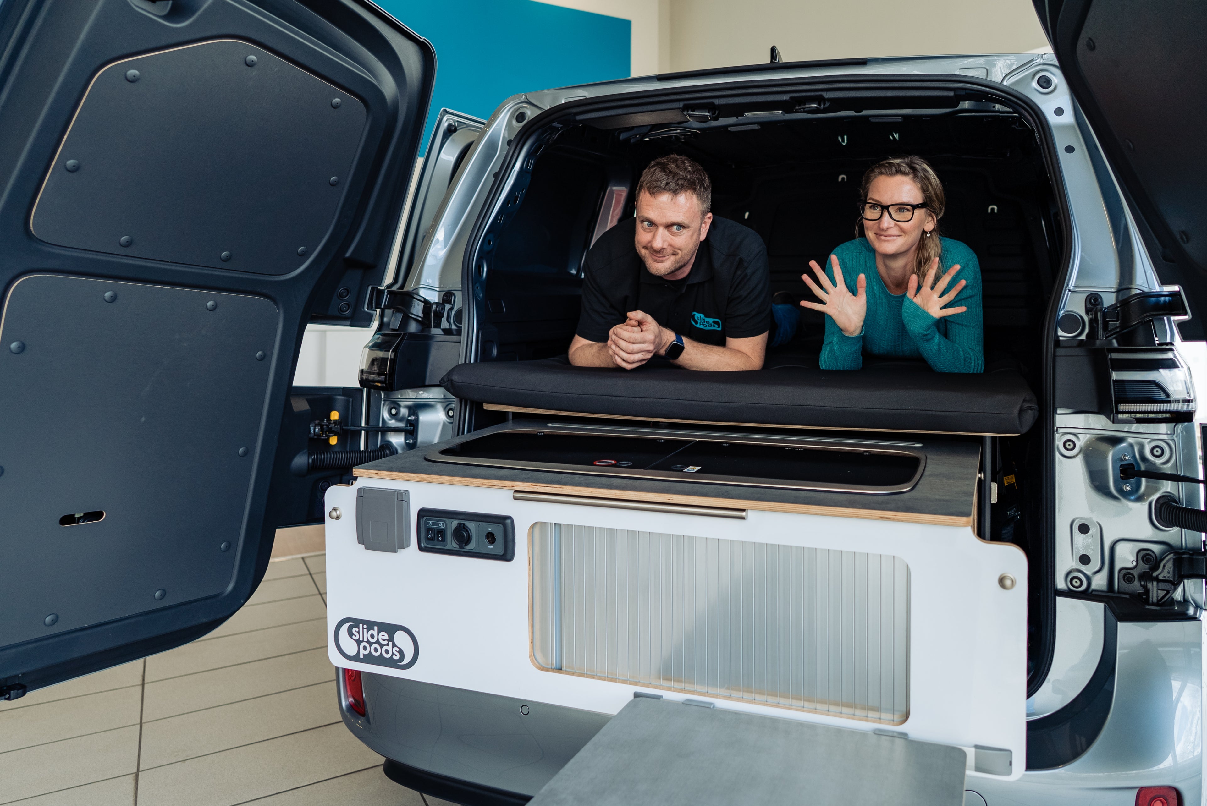 Extra Thick 3" Memory Foam Mattress w/ Table Pocket